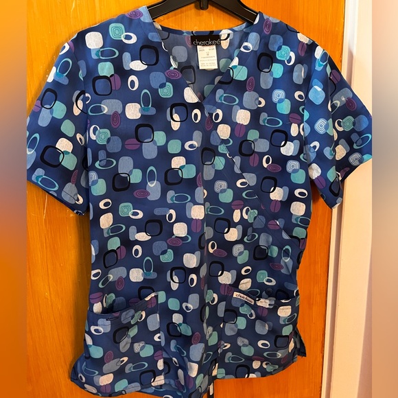 Cherokee Designer Vintage 2010 Scrubs Short Sleeves Top Medium EUC - Picture 1 of 6